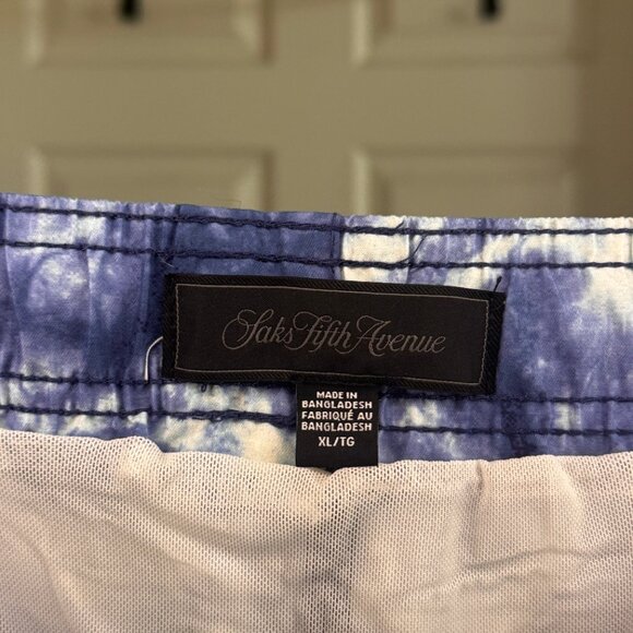 Saks Fifth Avenue Men's Blue & White Abstract Swim Shorts w/ 6" Inseam - Picture 3 of 3